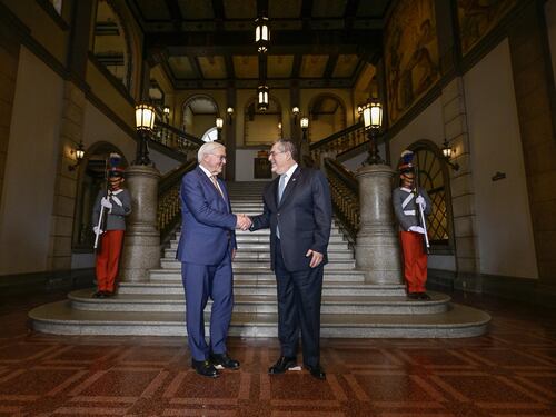 Arévalo recibe en el Palacio Nacional al presidente alemán Frank-Walter Steinmeier