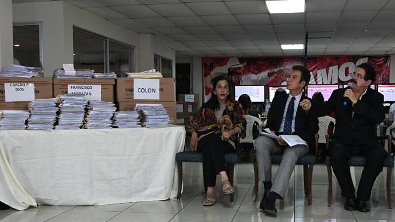 Honduras se encamina hacia un recuento total de votos