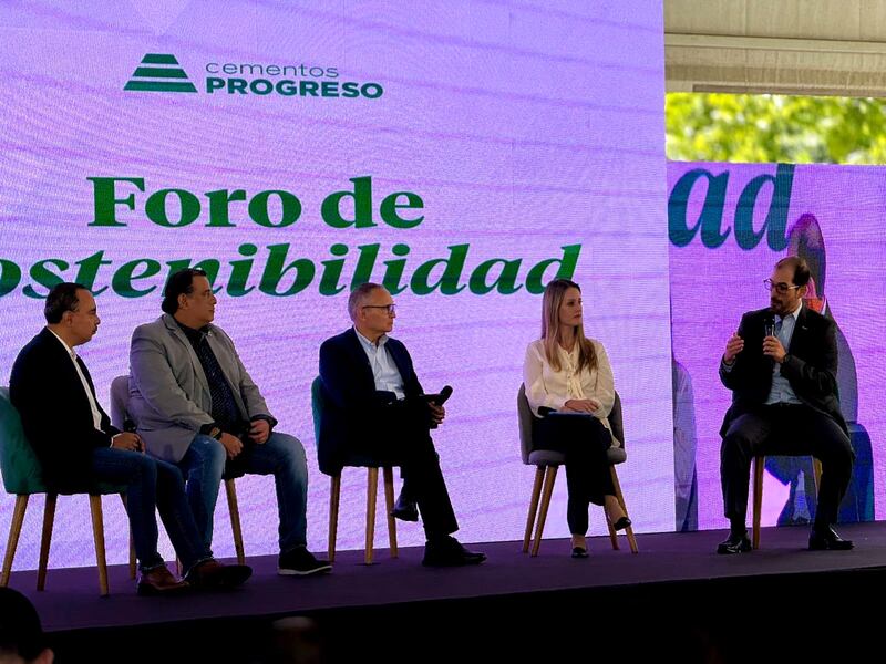 La empresa Cementos Progreso presentó un avatar creado con inteligencia artificial que fue llamado “Clara”.