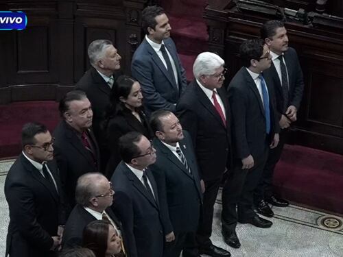 Critican al rector de la Usac, Walter Mazariegos, durante juramentación de postuladora del TSE