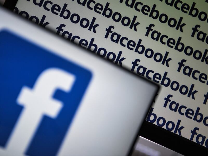 Filtran datos personales de más de 500 millones de usuarios de Facebook