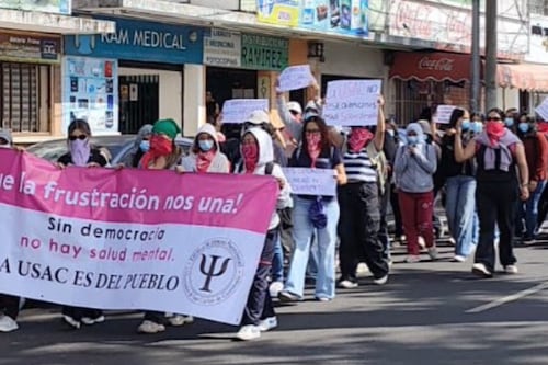 Estudiantes de Psicología inician marcha hacia la Usac