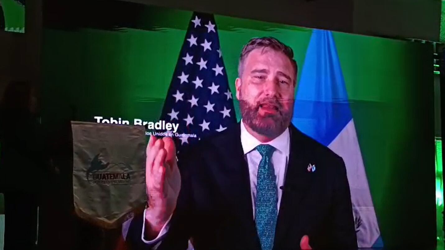 Tobin Bradley, embajador de Estados Unidos, comparte mensaje durante el V Congreso Nacional de Aguacate que organiza la Asociación Guatemalteca de Exportadores.