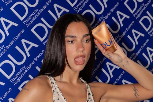 Así celebró Dua Lipa su boda con Callum Turner