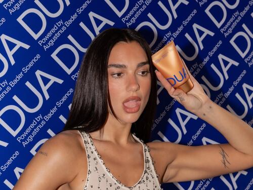 Así celebró Dua Lipa su boda con Callum Turner