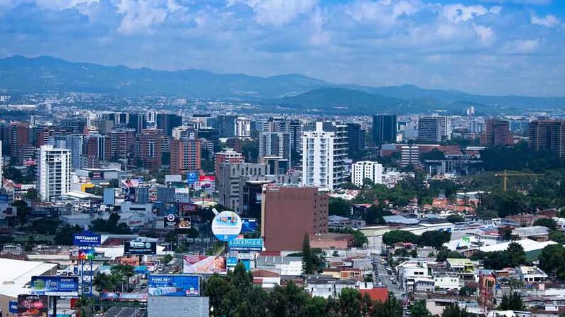 Realizan análisis macroeconómico de las fortalezas de Guatemala