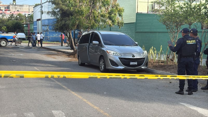 El vehículo se encontraba estacionado desde el fin de semana en el sector. Foto: Marilina Alvarez/Publinews
