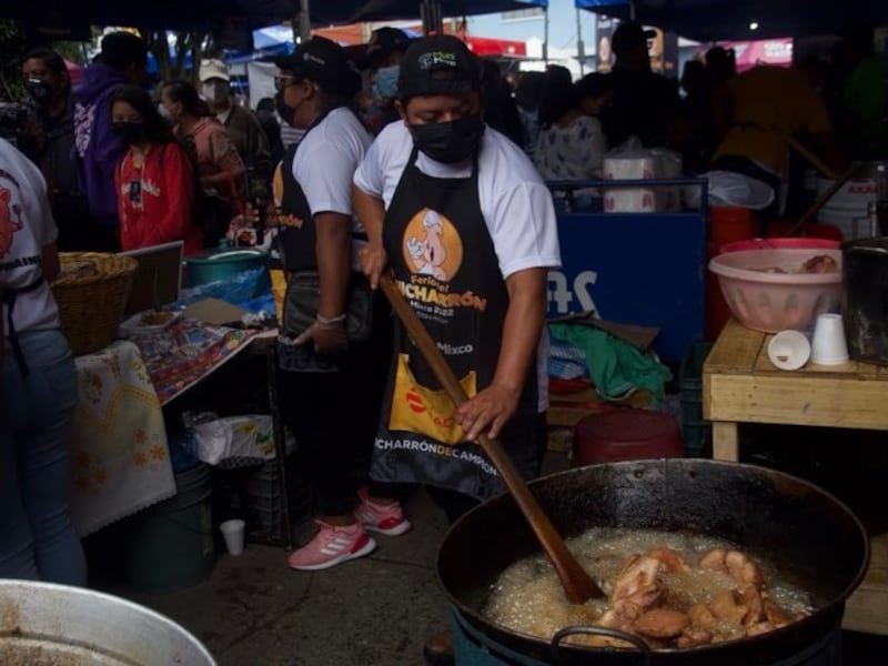 Inicia Feria del Chicharrón en Mixco; PMT mantiene dispositivo de tránsito