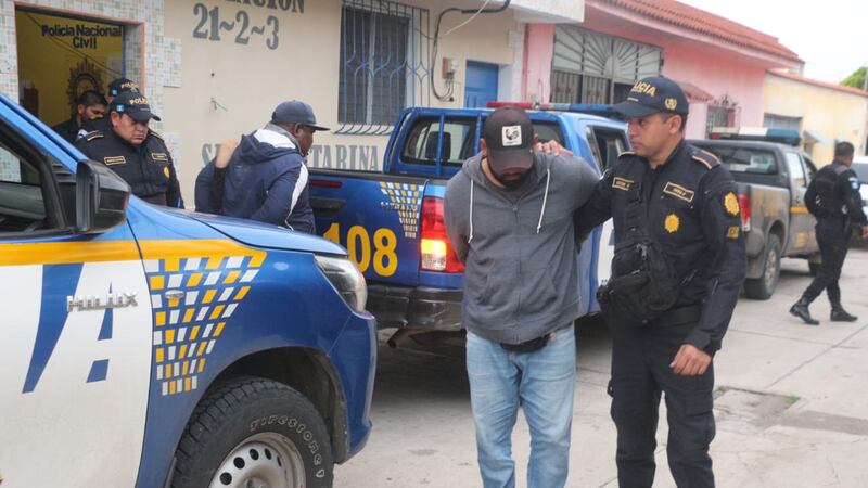 Capturan a colombianos cuando cobraban préstamos en Jutiapa