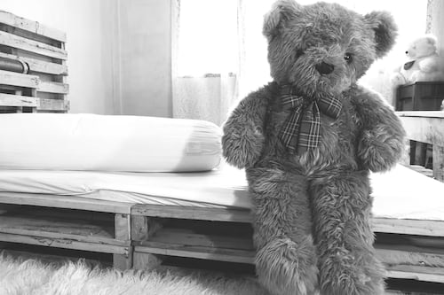 Peluche delator: descubren pistola escondida rumbo a la cárcel