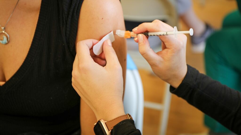 Autoridades en Rusia se encuentran desarrollando una vacuna para tratar el cáncer. (Foto: Redes sociales)