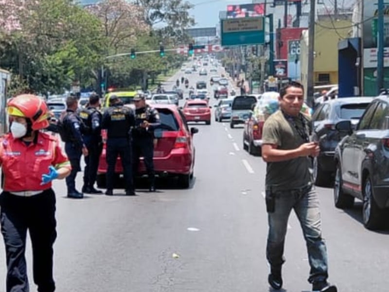 Ataque armado en la calzada Roosevelt deja a conductor en estado delicado