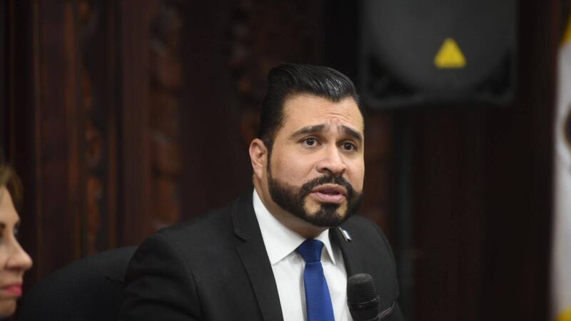 Neto Bran critica largas filas: "es el producto de hacer las cosas a última hora"