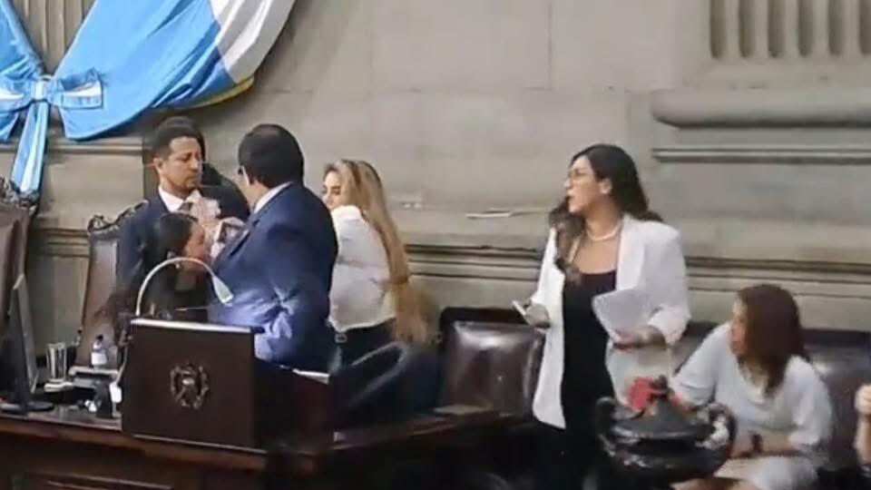Diputada Elena Motta denuncia a Greicy de León tras altercado en el Congreso