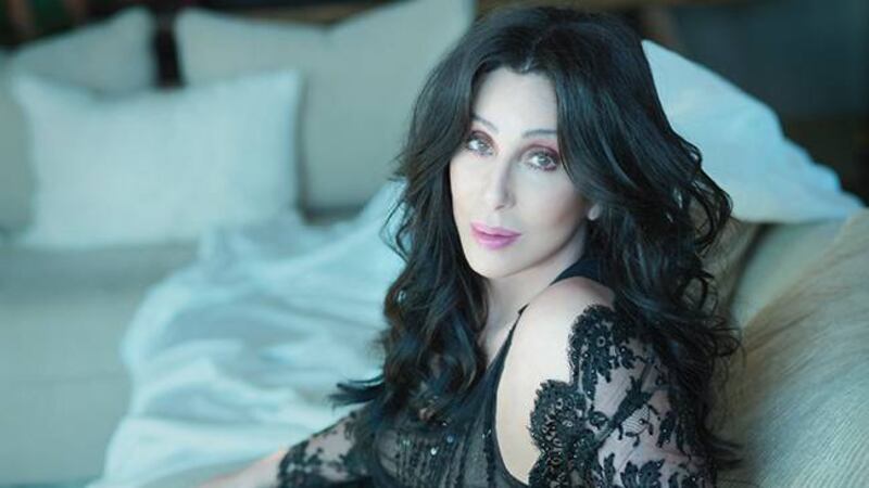 Con muy poca ropa, Cher elevó la temperatura de todos en los Billboard 2017