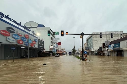 Terribles inundaciones en Tailandia dejan más de una decena de personas fallecidas