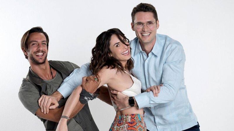 FOTO. Llaman "vulgar" la publicidad de la nueva novela de Televisa