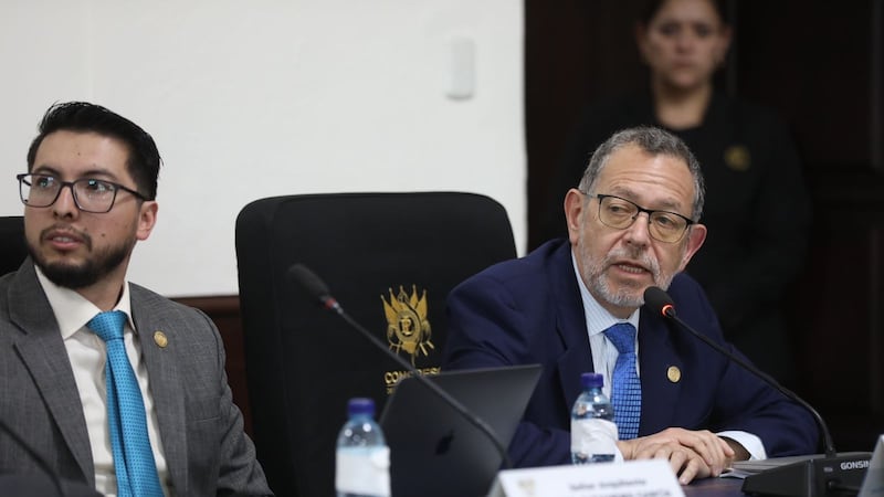 En menos de un mes, hay una segunda dimisión en el CIV