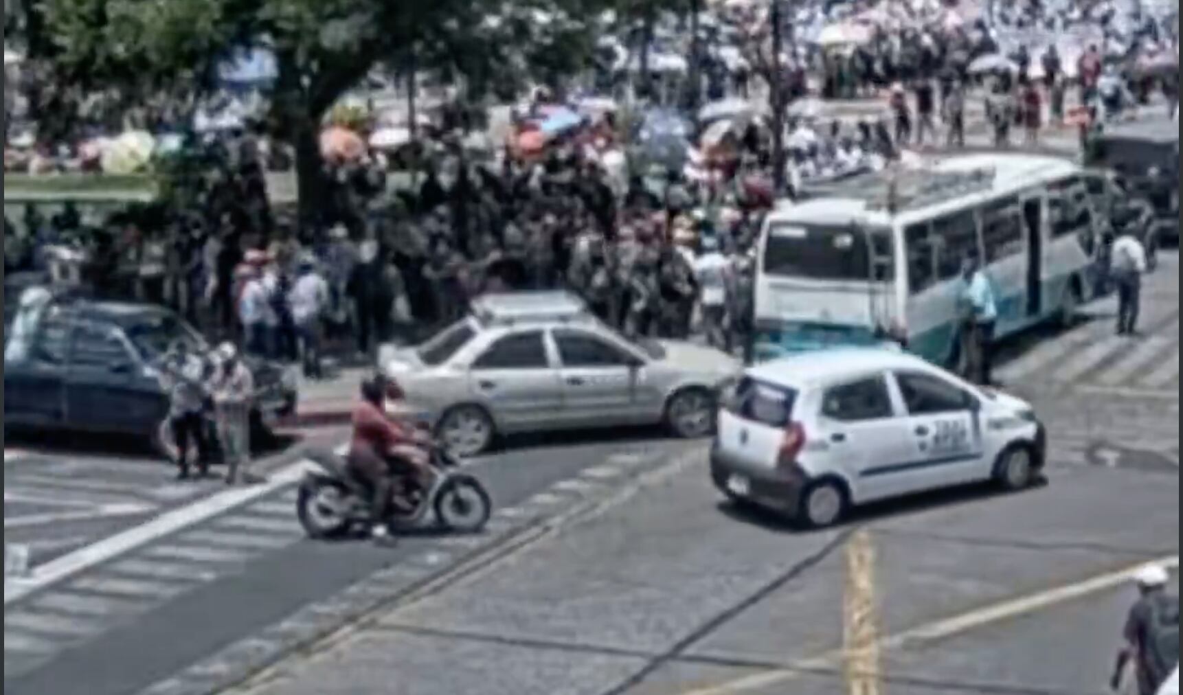 Movilización Codeca: caravanas se concentran en la Plaza de la Constitución