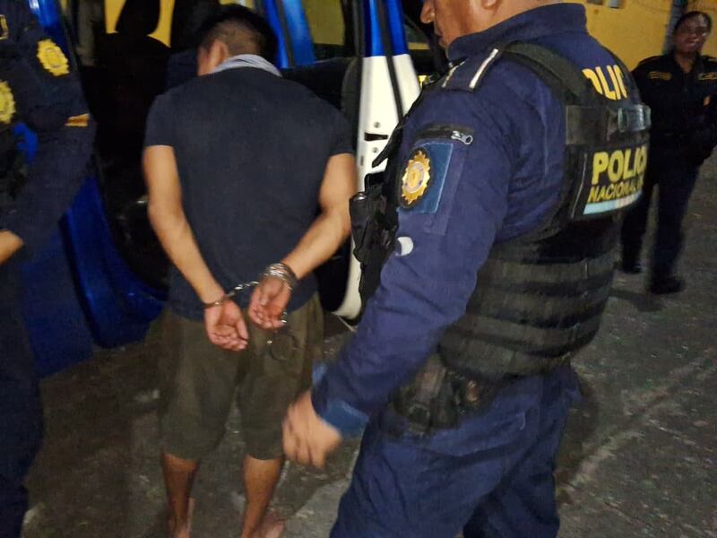 Capturan a alias “Centavo”: Portaba un arma ilegal tras ser deportado