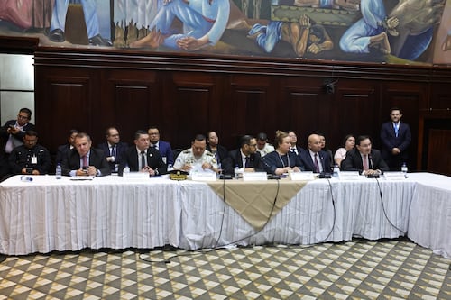 Villeda defiende gestión ante el Congreso: pide reformas y espera fallo por la cárcel El Triunfo