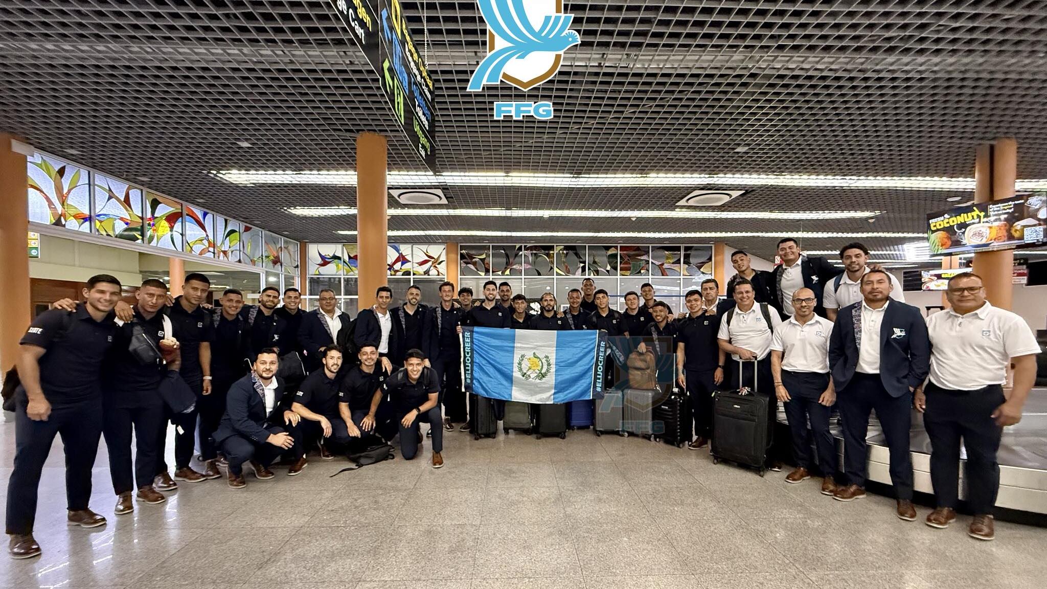 Guatemala a su llegada a Paramaribo, Surinam.