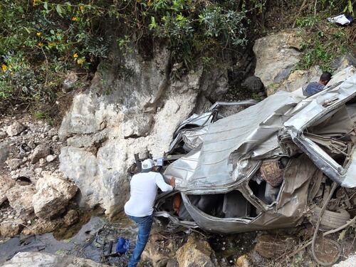 VIDEO. Fatal accidente de tránsito en un municipio de Huehuetenango y así es el rescate de los cuerpos