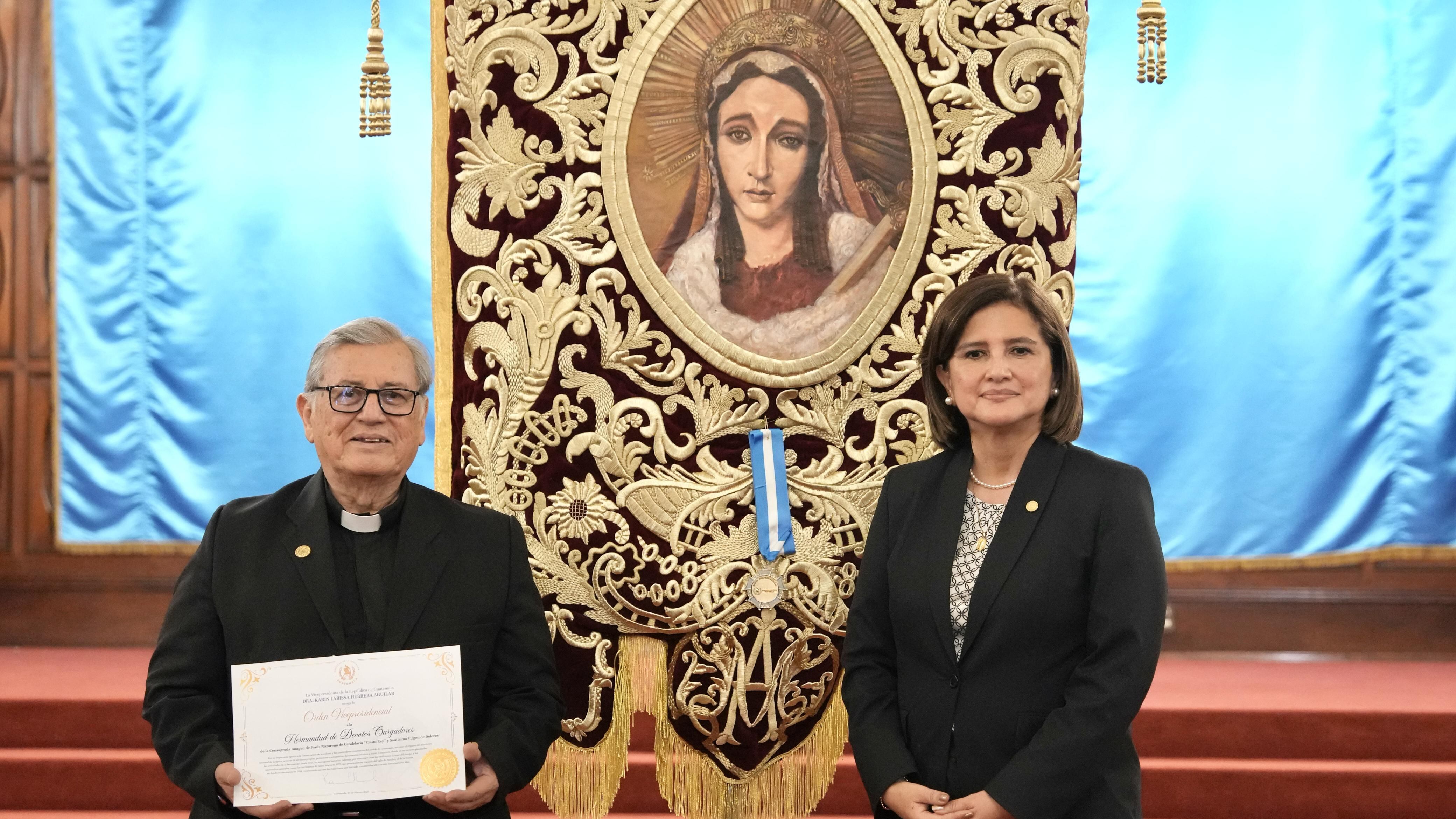 En el acto participaron los devotos de la Hermandad de Candelaria, acompañados de monseñor Erwin García.