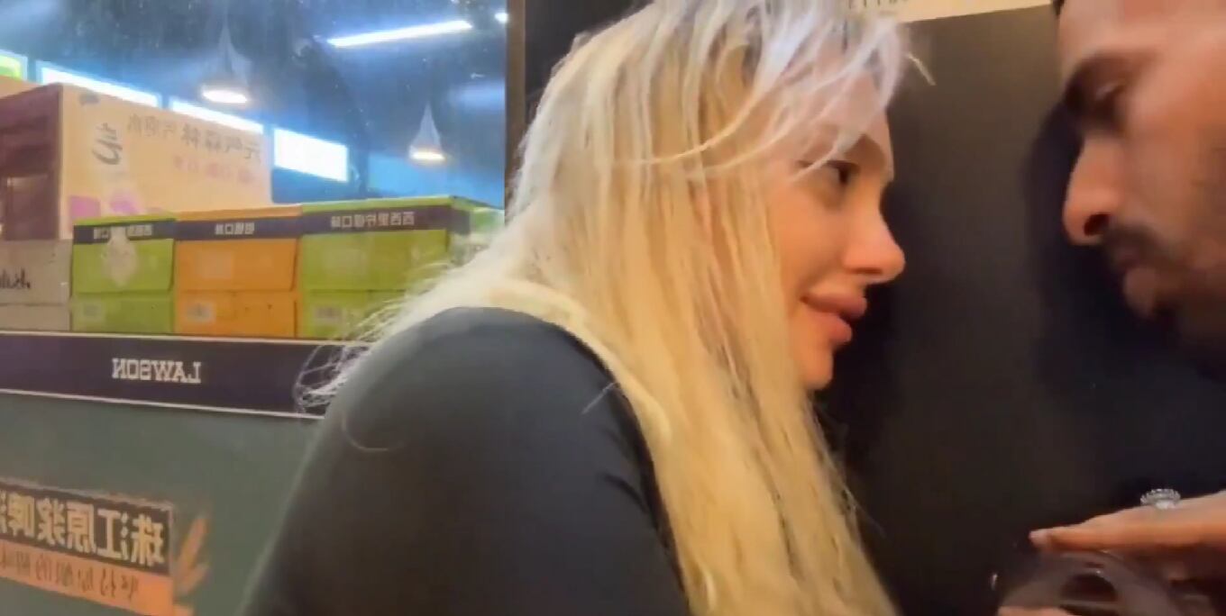 Influencer rusa sufre acoso en vivo y usuarios se indignan