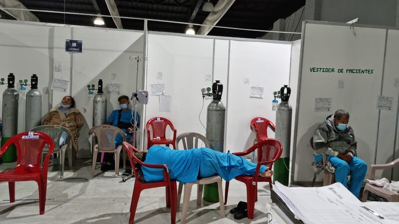 PDH verifica situación en el Hospital del Parque; 12 pacientes siguen en sillas