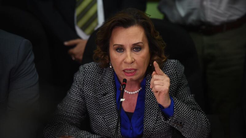 Bancada UNE se pronuncia sobre arresto domiciliario concedido a Sandra Torres