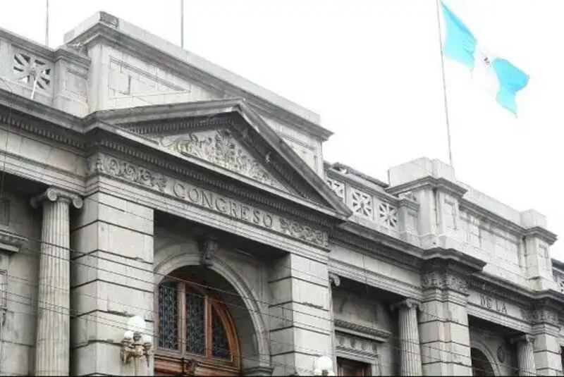 Trabajadores del Congreso recibirán bonificación de 3 mil quetzales