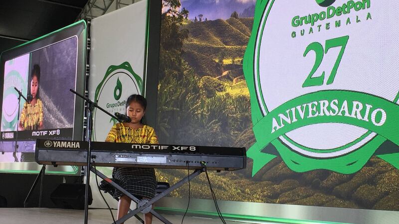 Yahaira Tubac engalana la celebración del 27 aniversario de Grupo DetPon