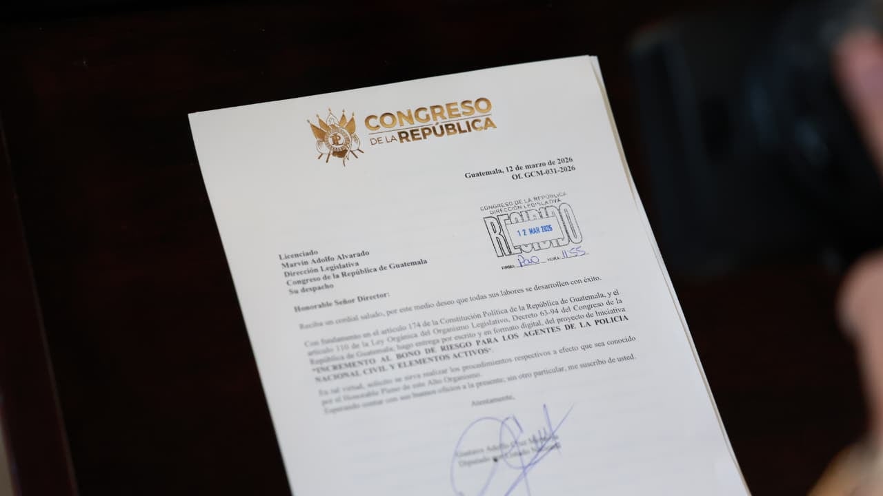 Iniciativa de ley para incrementar el bono de riesgo de los agentes policiales de Q400 a Q1 mil 400 mensuales.