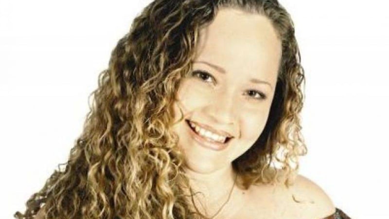 Tras perder más de 85 libras, Erika Alcocer presume cuerpazo en diminuto bikini