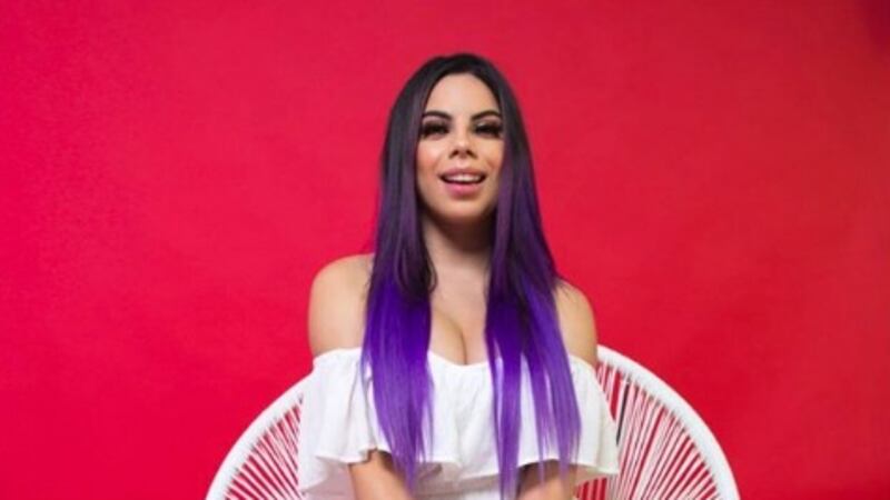 Lizbeth Rodríguez publica sexys fotos en bikini y fans notan algo extraño en la pierna