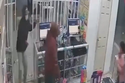 VIDEO. Queda grabado violento asalto en farmacia de Huehuetenango