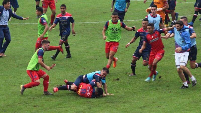 Estos son los partidos que se perderán Carlos Alvarado y Edward Santeliz