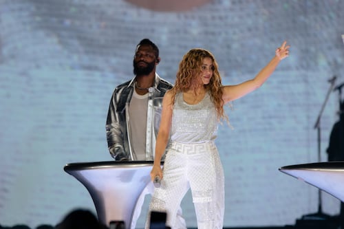 Shakira cancela presentaciones de “Las Mujeres Ya No lloran” por conflictos en Medio Oriente