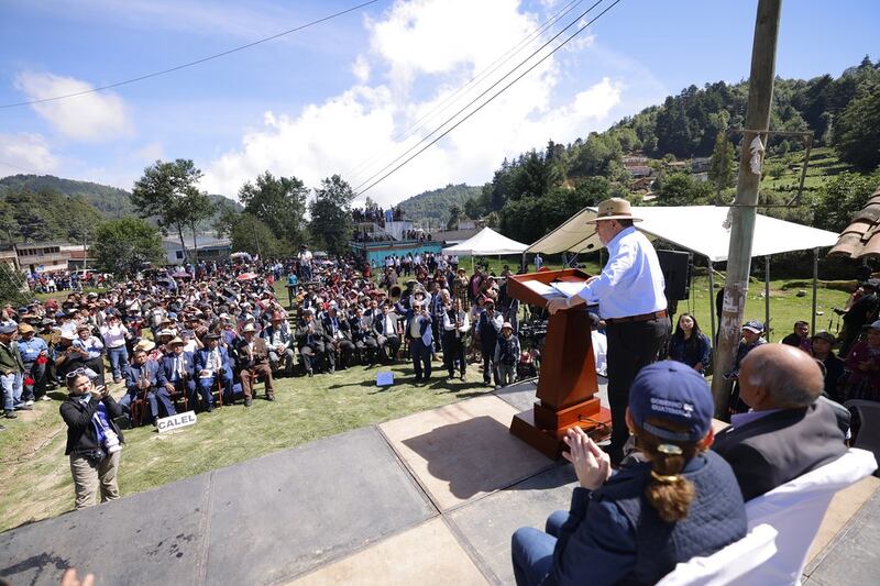 El presidente Bernardo Arévalo durante su visita a Huehuetenango.