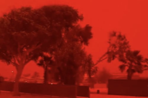 VIDEO. El cielo se tiñe de rojo sangre en Australia