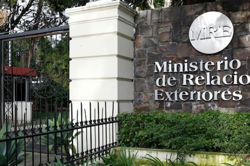 Cancillería asistió a 437 guatemaltecos detenidos en abril de 2025 durante operativo “Maremoto” en Florida