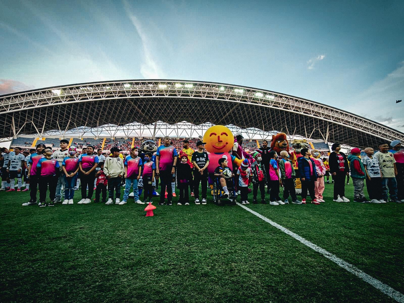 Debut soñado y emotivo del DT guatemalteco Amarini Villatoro al frente del Club Sport Cartaginés