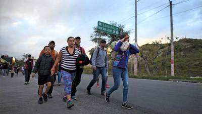 Caravana de migrantes hondureños llegará al país; autoridades establecen plan