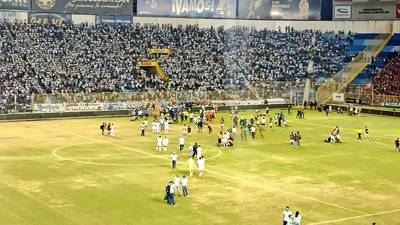 Tragedia en El Salvador: Varios fallecidos por estampida en el estadio Cuscatlán