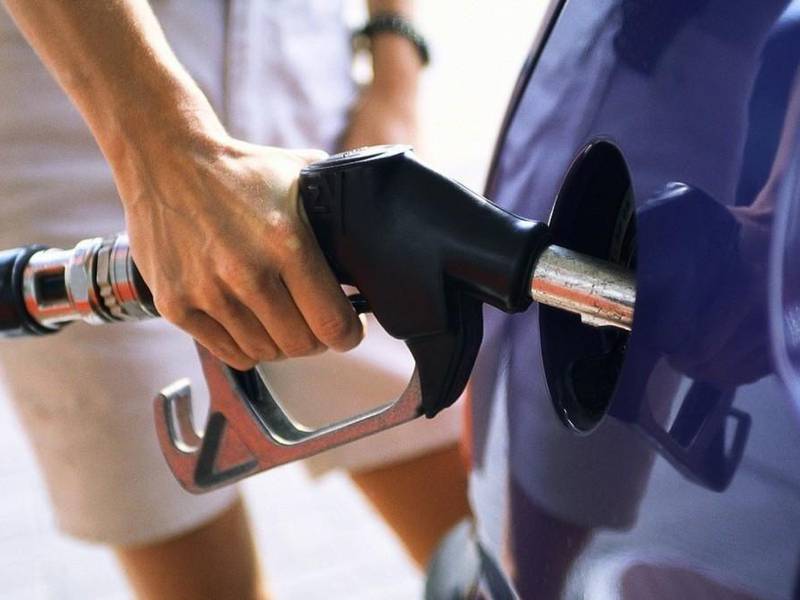 Precio de la gasolina sube en plena Semana Santa