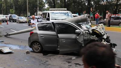 Violentos accidentes en carretera VAS y Anillo Periférico