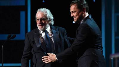 VIDEO. DiCaprio y De Niro ofrecen &#34;pequeño papel&#34; en película a quienes donen por el Covid-19