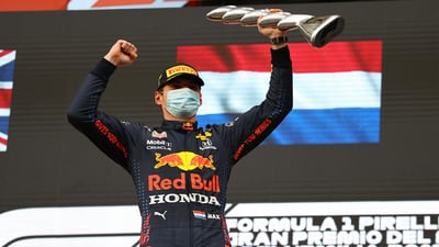 VIDEO. Verstappen sorprende a Hamilton y gana el segundo GP del año