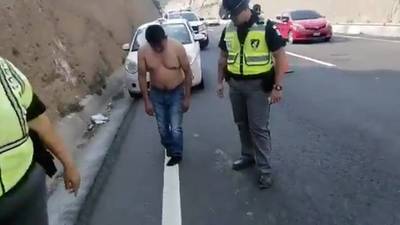 VIDEO. Taxista ebrio es detenido en el Libramiento de Chimaltenango